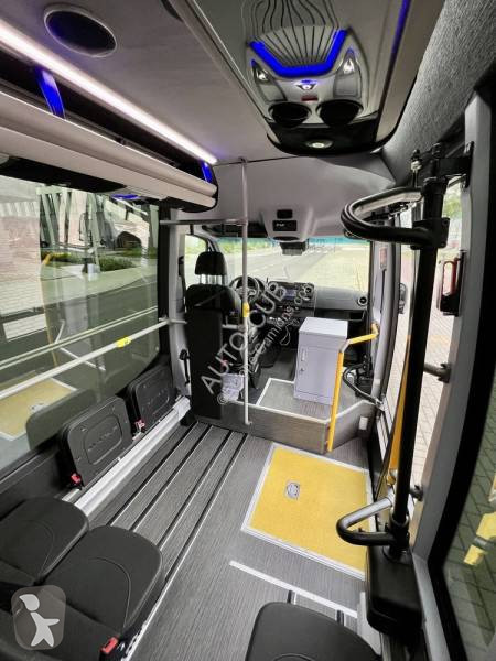 Autobussen Mercedes 519 16+7+2+Rampe d'accès...