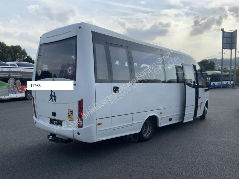 Autobús Iveco 65C17