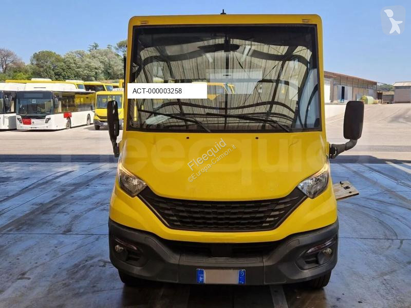 باص Iveco Indcar