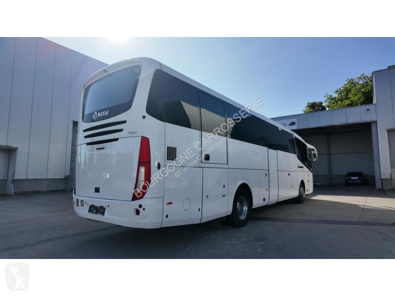 Autobussen