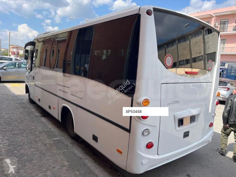 Autobús Mercedes 818
