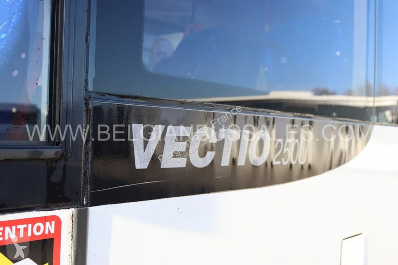 باص Otokar Vectio 250U / 9.2m / Manual / Lift /...