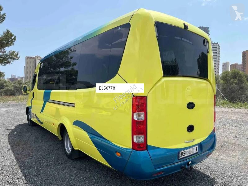 باص Iveco Ferqui