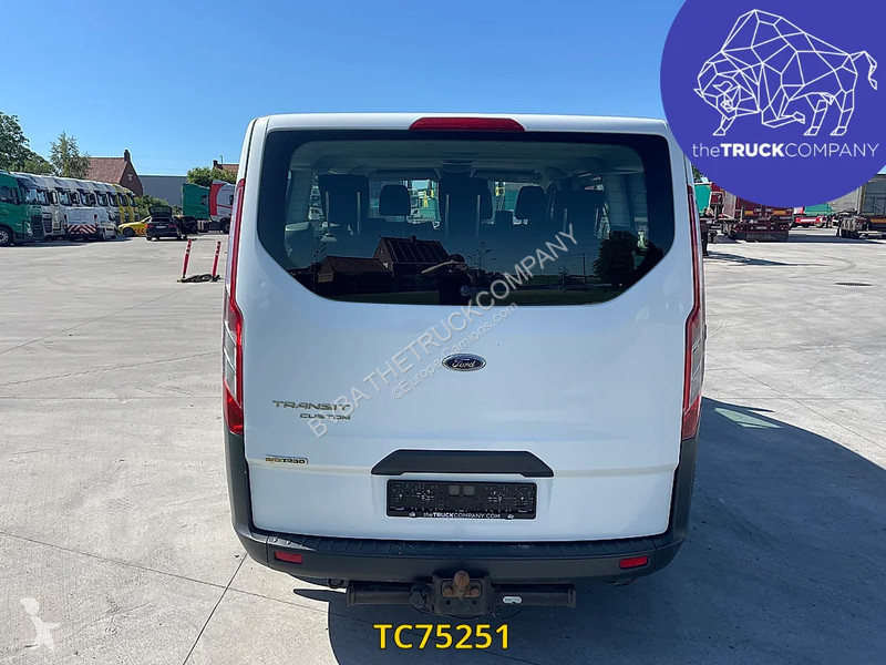 باص Ford kombi 130.35 9 places