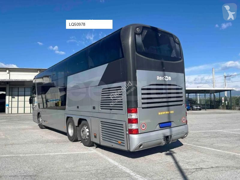 باص Neoplan Cityliner