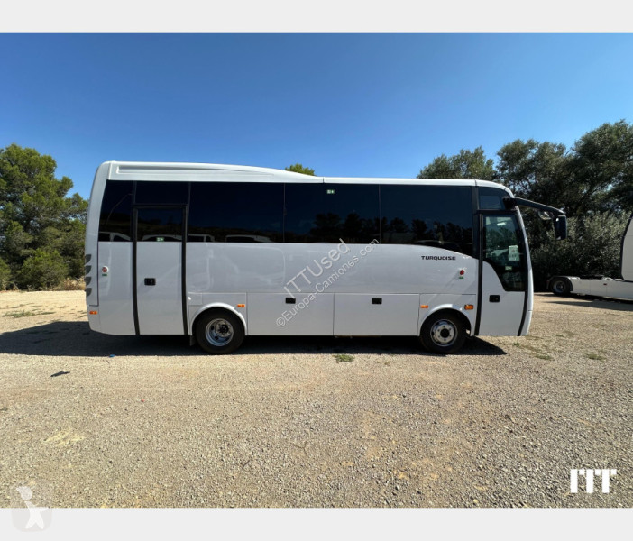 باص Isuzu Turquoise Nees