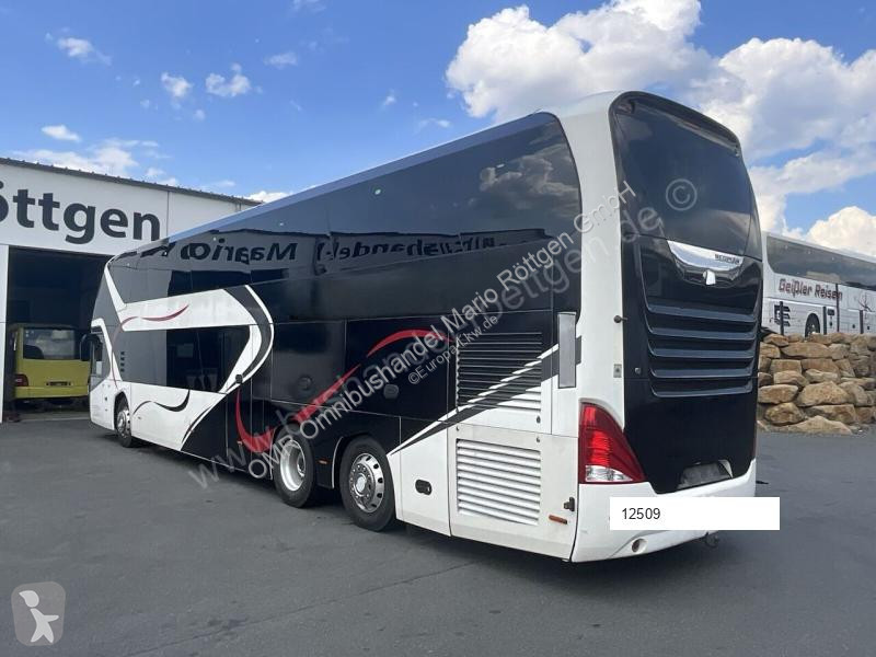 باص Neoplan Skyliner L