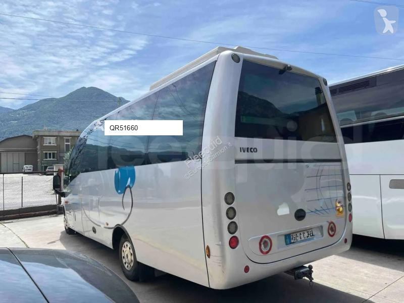 باص Iveco Unvi Compa