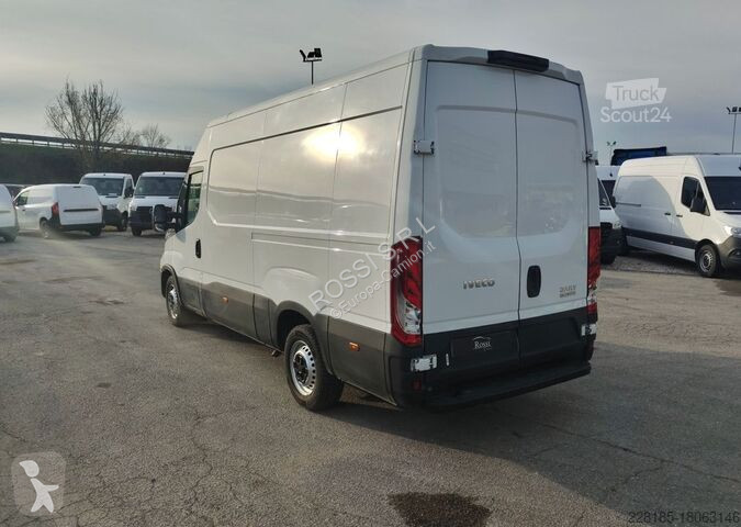 Véhicule utilitaire Iveco  DAILY - 35S16