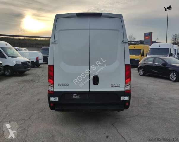 Véhicule utilitaire Iveco  DAILY - 35S16 PASSO...