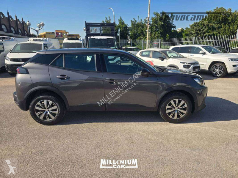 Furgoneta Peugeot PEUGEOT 2008 DIESEL 2022 KM...