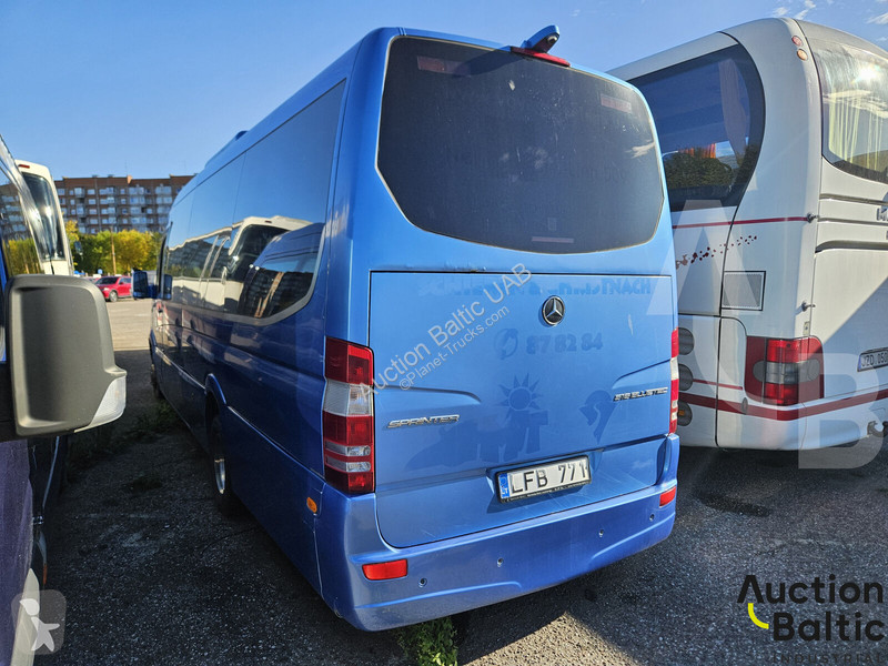Autobuz Mercedes