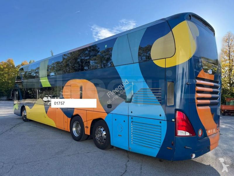 Neoplan Skyliner bus