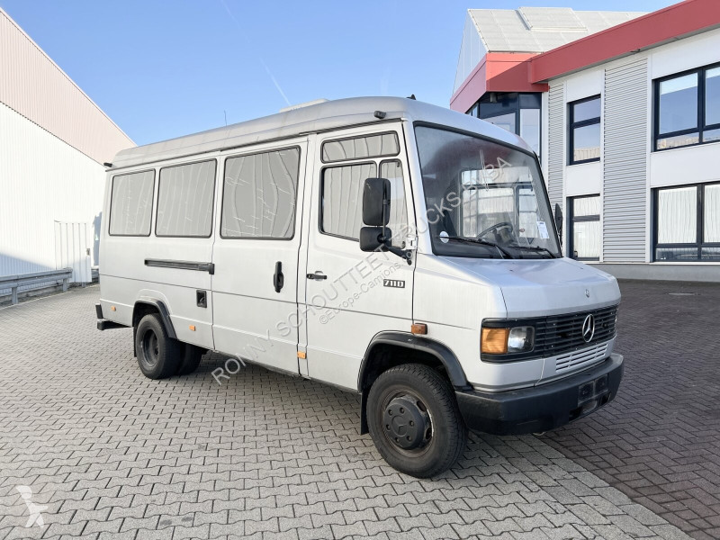 Autobuz Mercedes 711 D-KA 4x2 711 D-KA 4x2,...