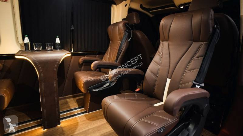 Autobuz Mercedes 319 7 VIP +2