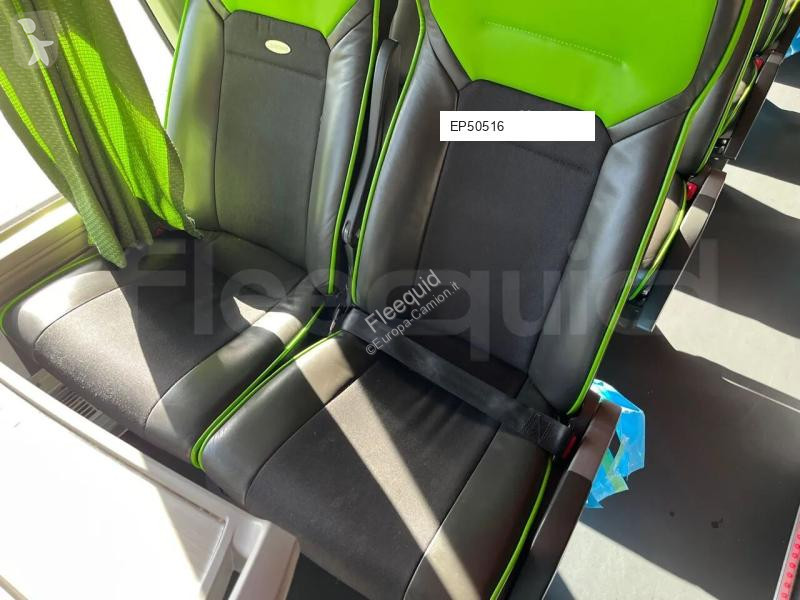 باص Neoplan Skyliner