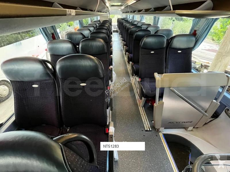 باص Neoplan Skyliner