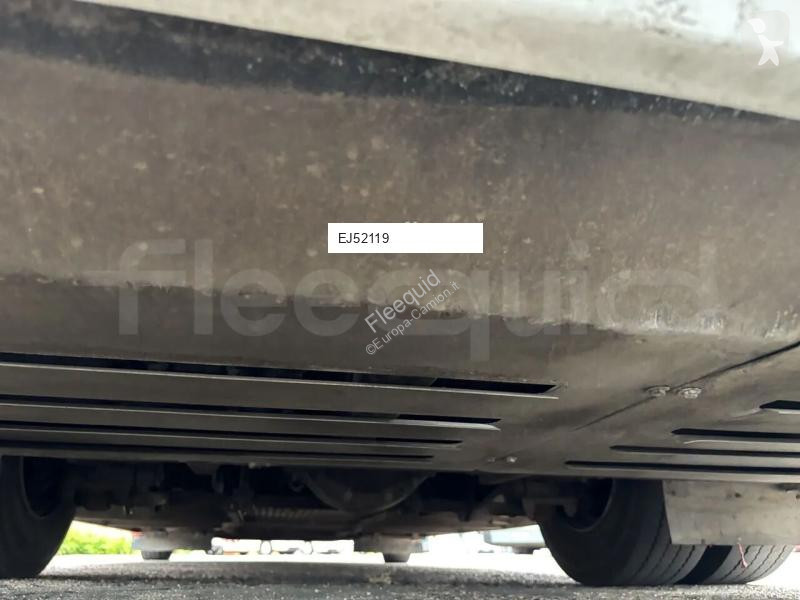 Autobussen Isuzu Novo