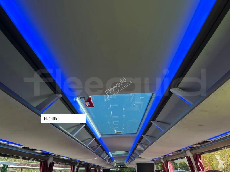 باص Neoplan Skyliner