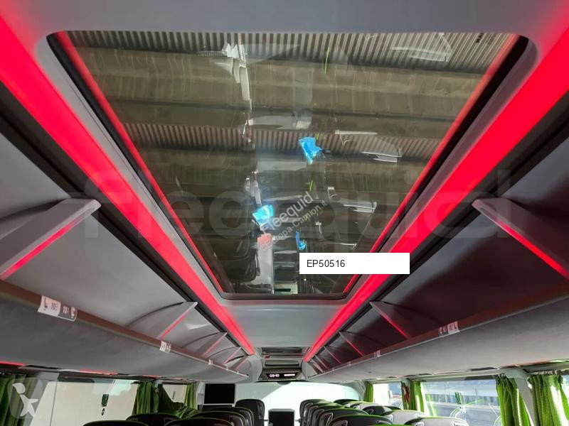 باص Neoplan Skyliner
