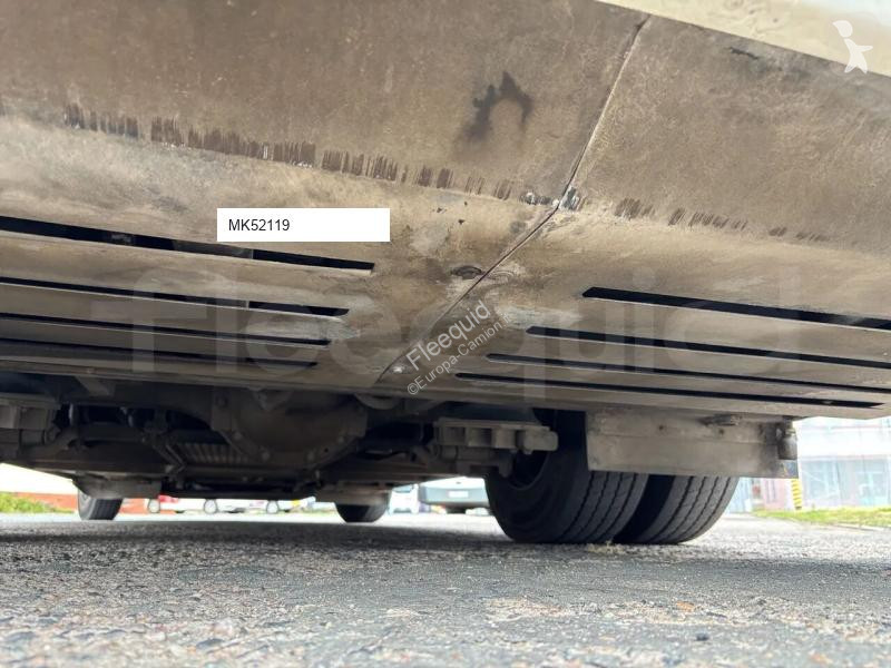 Autobussen Isuzu Novo