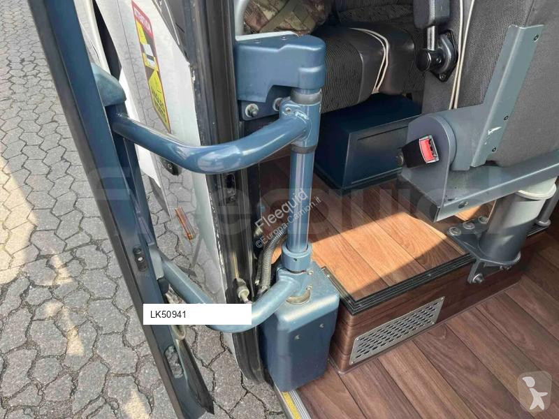باص Neoplan Skyliner