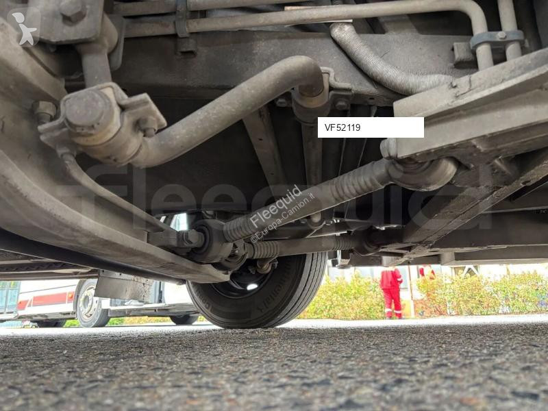 Autobussen Isuzu Novo