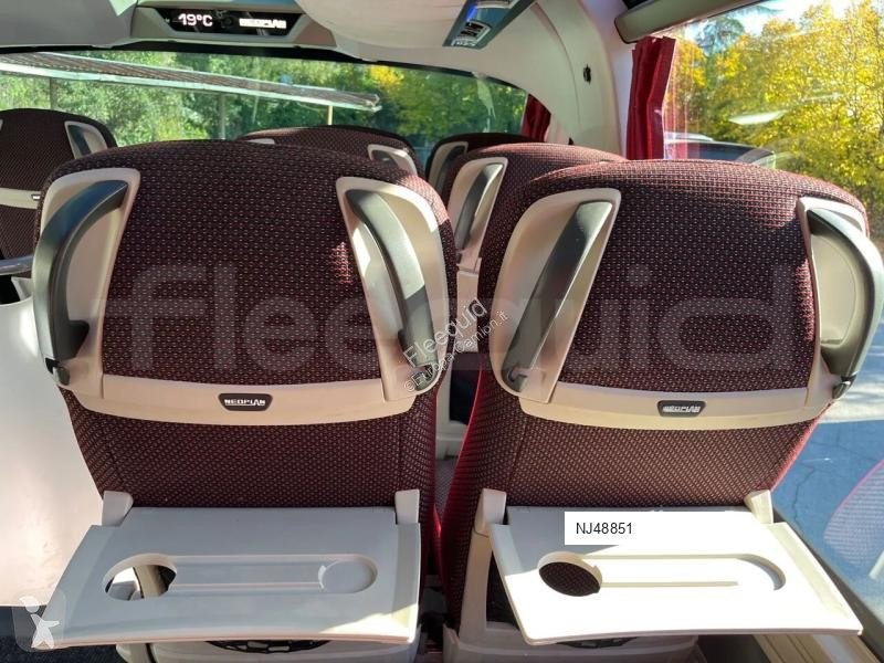 باص Neoplan Skyliner