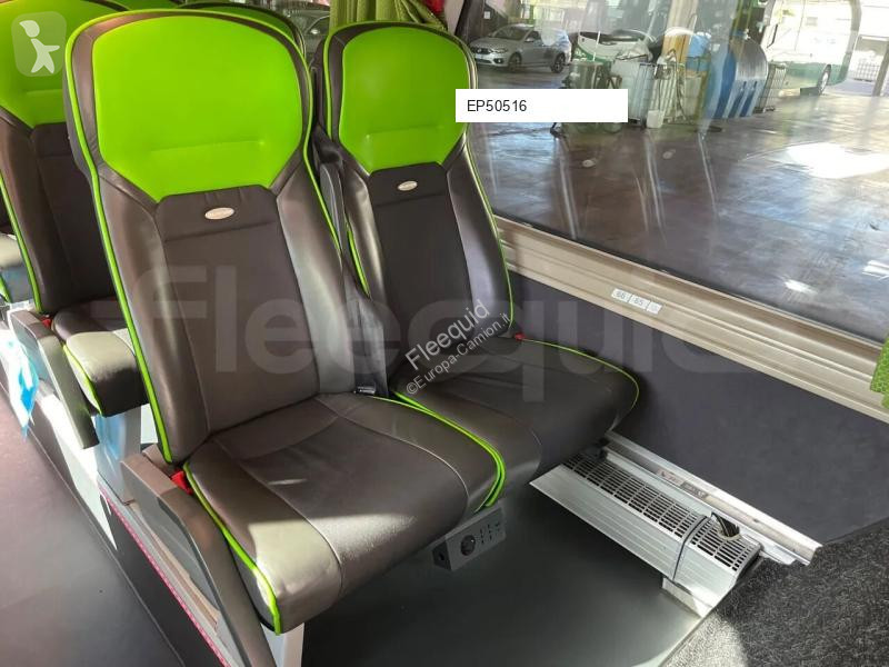باص Neoplan Skyliner