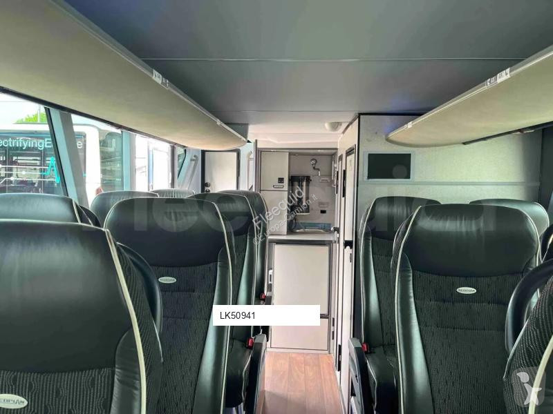 باص Neoplan Skyliner