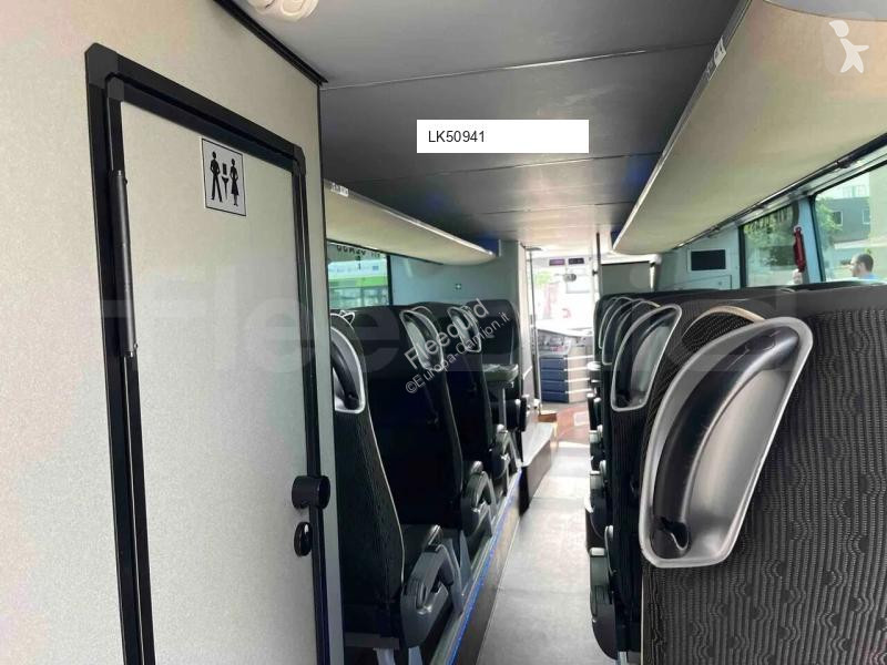 باص Neoplan Skyliner