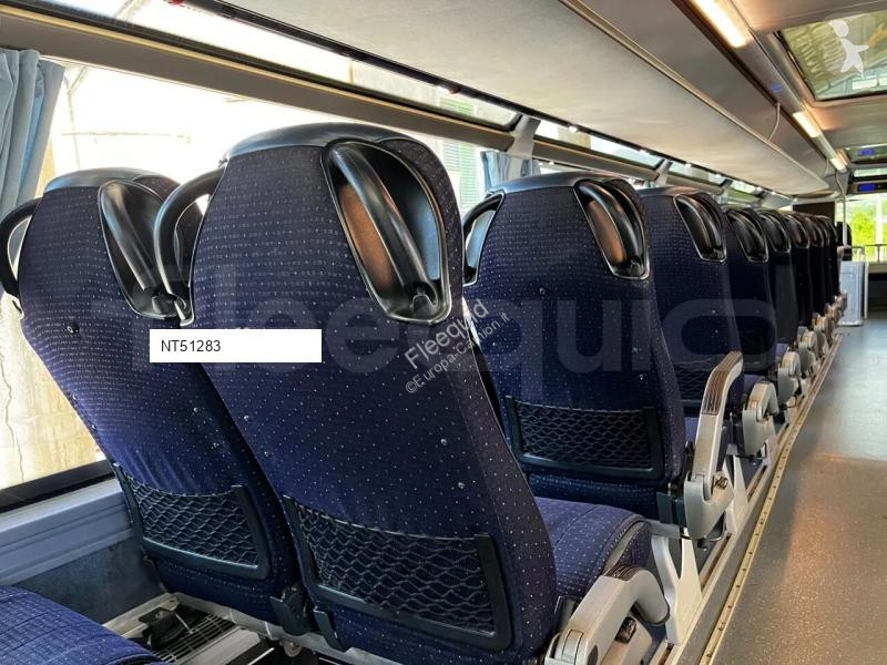 باص Neoplan Skyliner