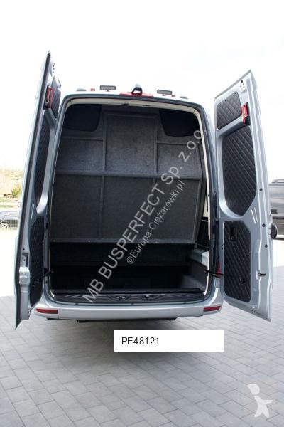 Véhicule utilitaire Mercedes 519 CDI – MB...