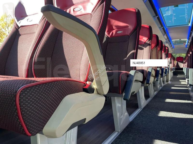 باص Neoplan Skyliner