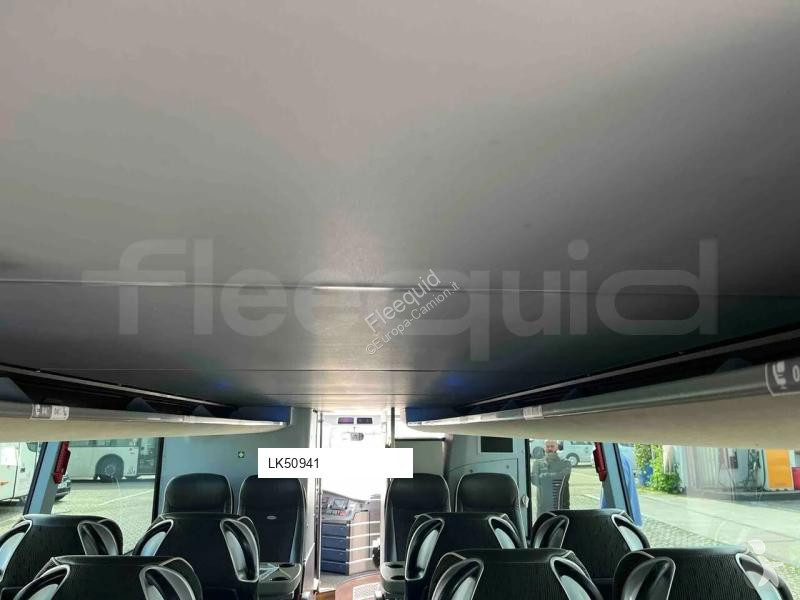 باص Neoplan Skyliner
