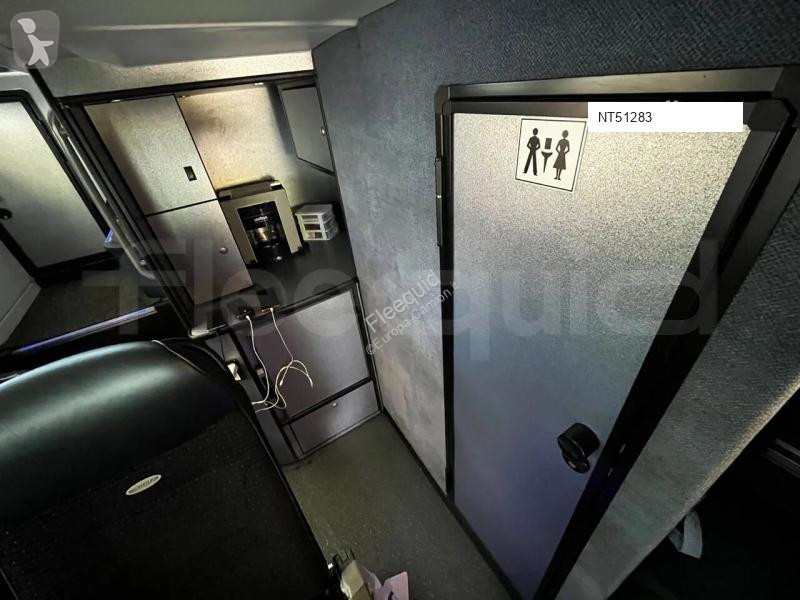 باص Neoplan Skyliner