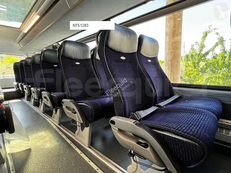 باص Neoplan Skyliner