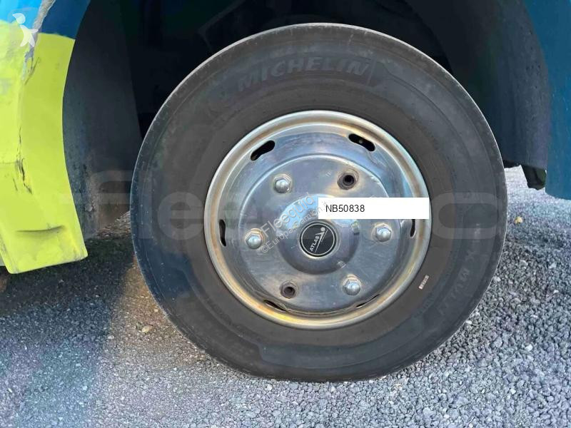 باص Iveco Ferqui