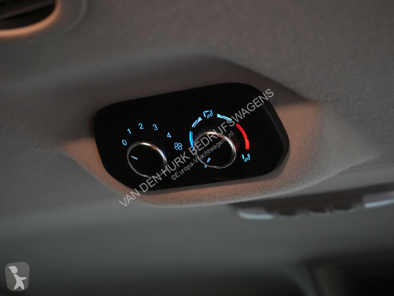 عربة نفعية Ford Tourneo 2.0 TDCI €28.352,-...