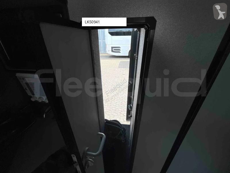 باص Neoplan Skyliner