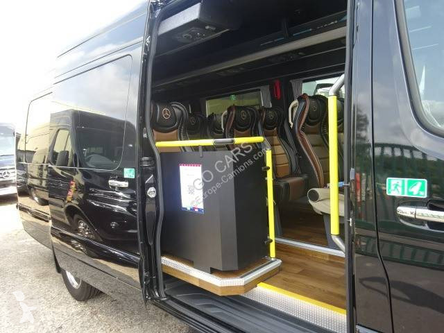 Veicolo commerciale Mercedes 519 18+1+1 VIP