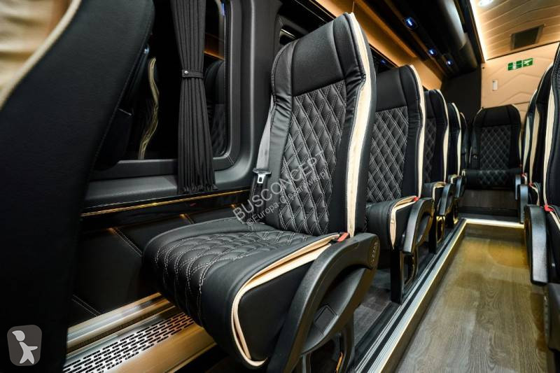 Autobuz Mercedes 519 cdi on stock