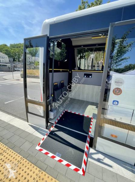 Autobuz Iveco Cuby 24+19+Rampe d'accès handicapé