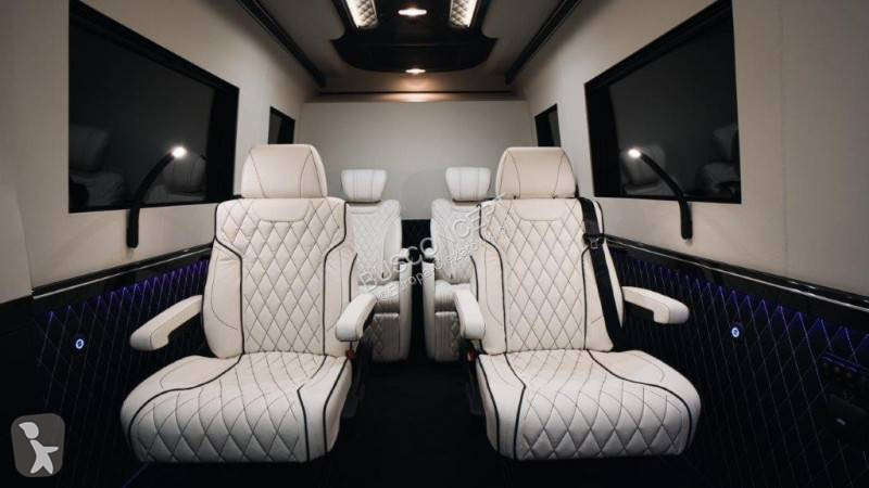 Autobus Mercedes 319 L3H2 4 VIP + 2