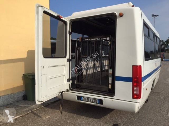 Autobús Iveco 50 C 15 CACCIAMALI