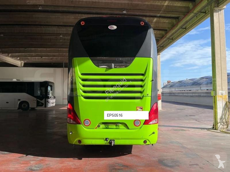 باص Neoplan Skyliner