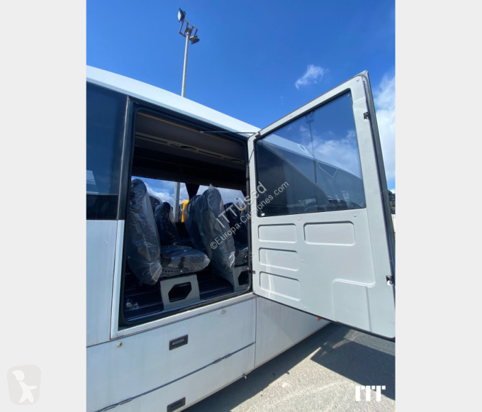 باص Isuzu Visigo