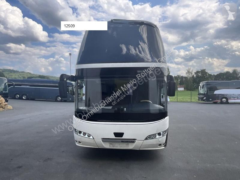 باص Neoplan Skyliner L
