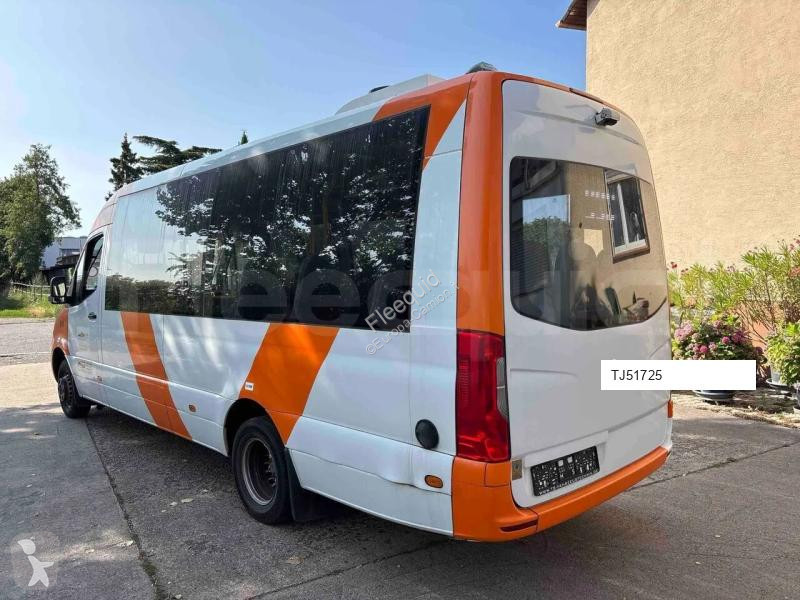 باص Mercedes