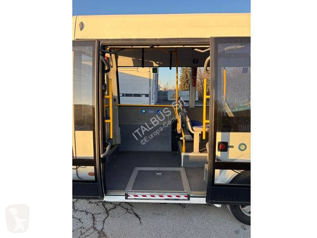 باص Mercedes SPRINTER 906
